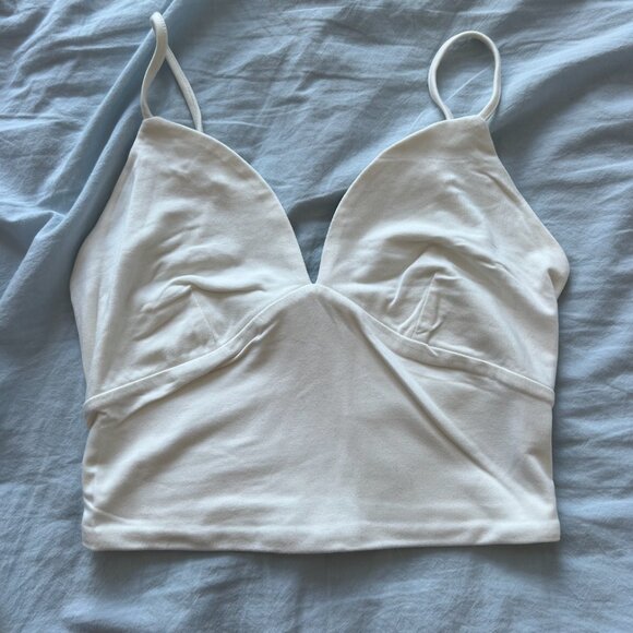 Brand new BBA dakota v neck white crop top. No flaws and thick good quality - Picture 1 of 5